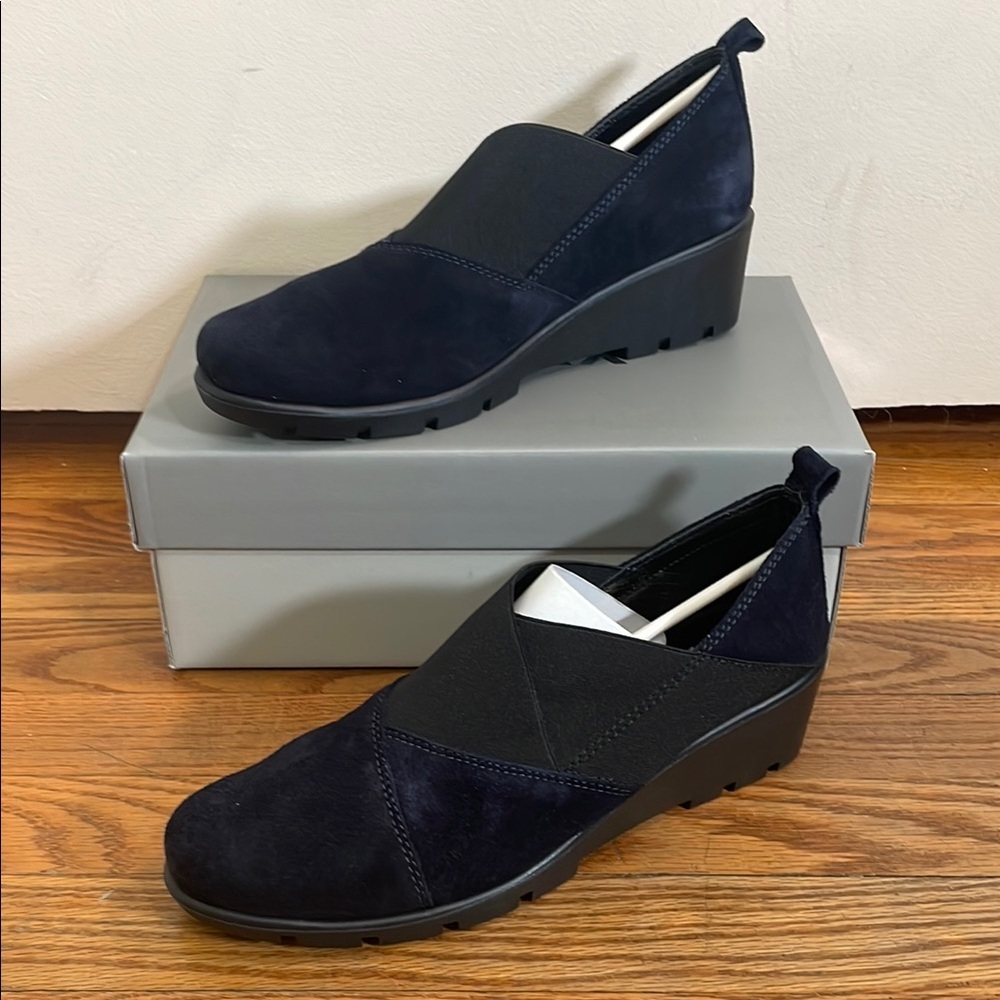 The Flexx Suede Cross-Band‎ Slipon Shoes Cross Town Blue size 9M NWT Wedge
